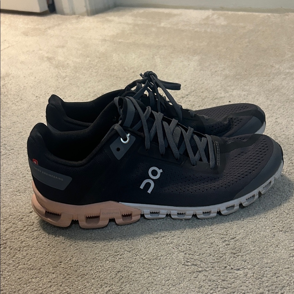 On Cloud Running Women's Black and Pink Sneakers